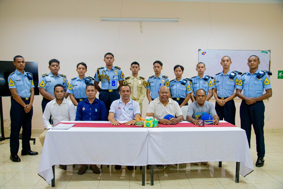 <p><strong>Estudante Marineiru nain 9 Termina Ona Formasaun BST</strong></p>