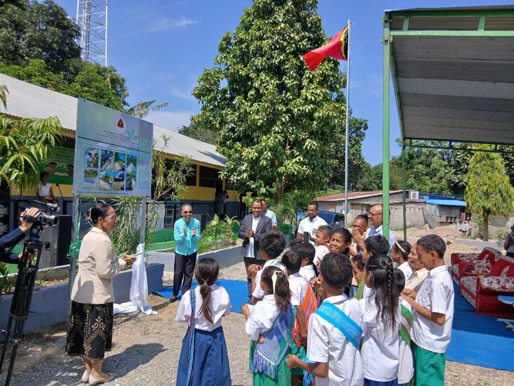 Centro Edukasaun E Informasaun Ambiental (CEIA) Inagura Jardim Verde Iha Eskola EBF.Haslaran Bemori.